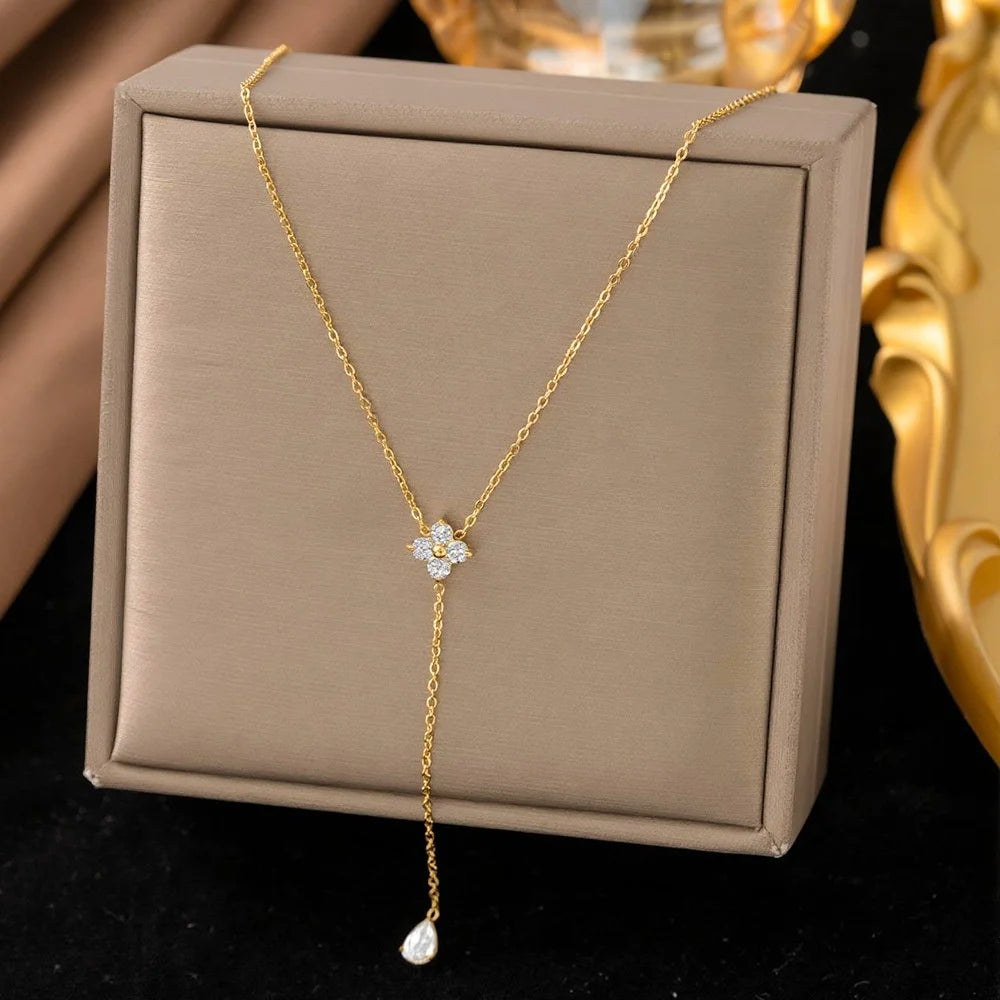 Collier Dalia